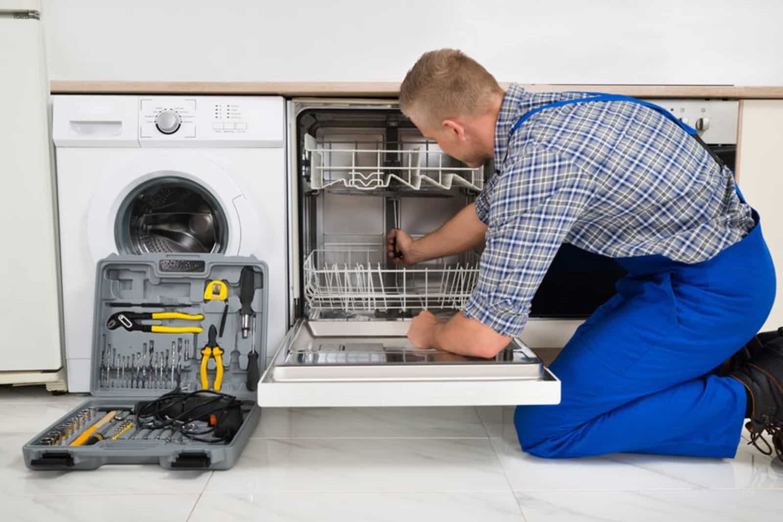 Reliable dishwasher repair service in Chicago.